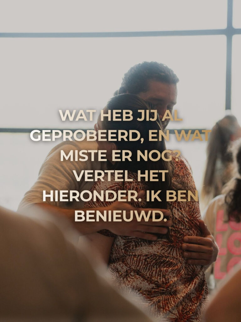 Deelnemers aan Holistic Movement werken tijdens een groepssessie aan fysieke, emotionele en mentale patronen.