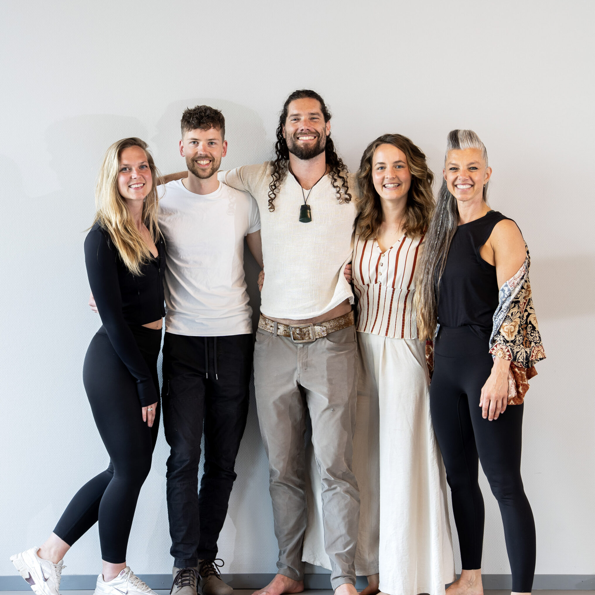 121-260410-Holisticmovement-Team_1-Hexashots